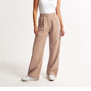 Curve love Abercrombie tan Sloane pants